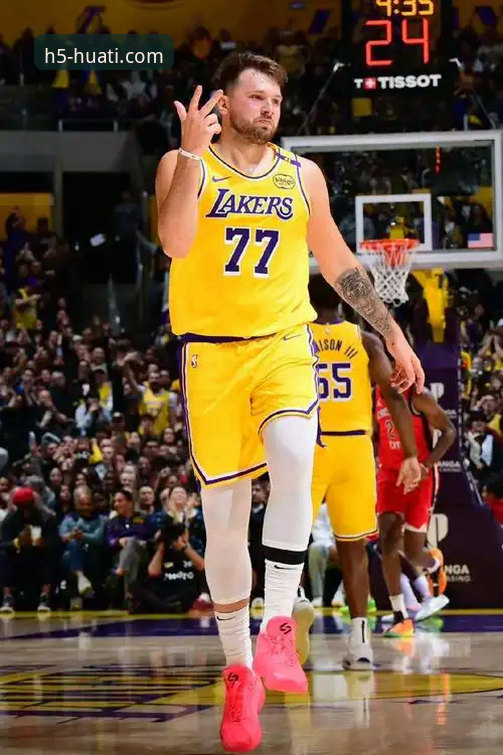华体会官网优惠安装失败 东契奇单节21分引爆客场,湖人三巨头合砍91分力克步行者:一场进攻盛宴的战术深度解析